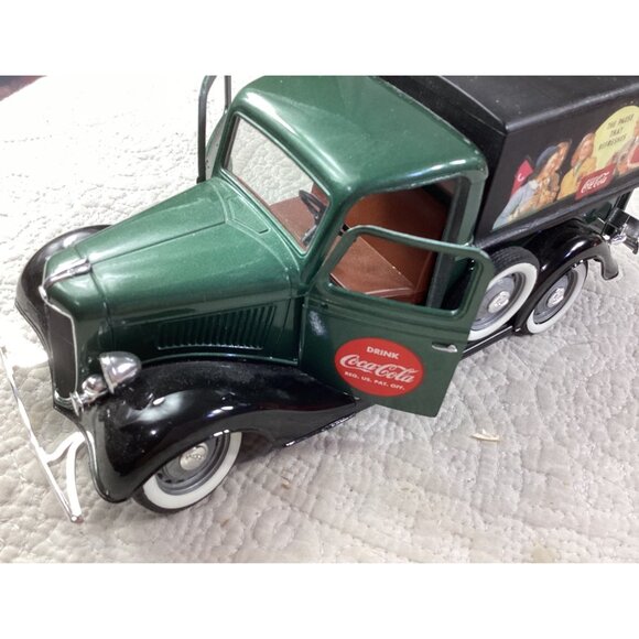 1930s Coca-Cola Diecast Collectible Ford Truck Model*Open Doors*Vintage Ad*EUC - Picture 3 of 9